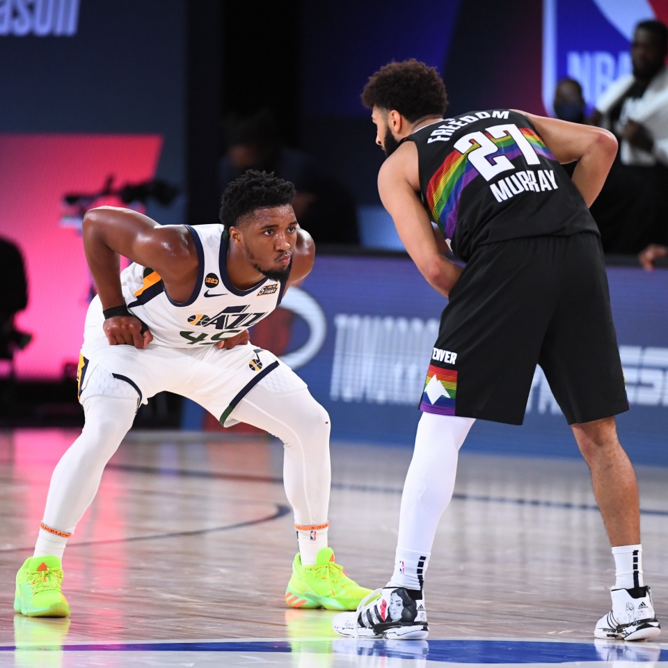 掘金绝杀火箭,萨姆·米切尔三分雨点燃全场 掘金绝杀火箭,萨姆·米切尔三分雨点燃全场