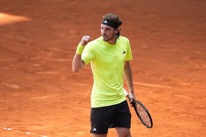 戴维斯杯鏖战法网，西西帕斯高光表现