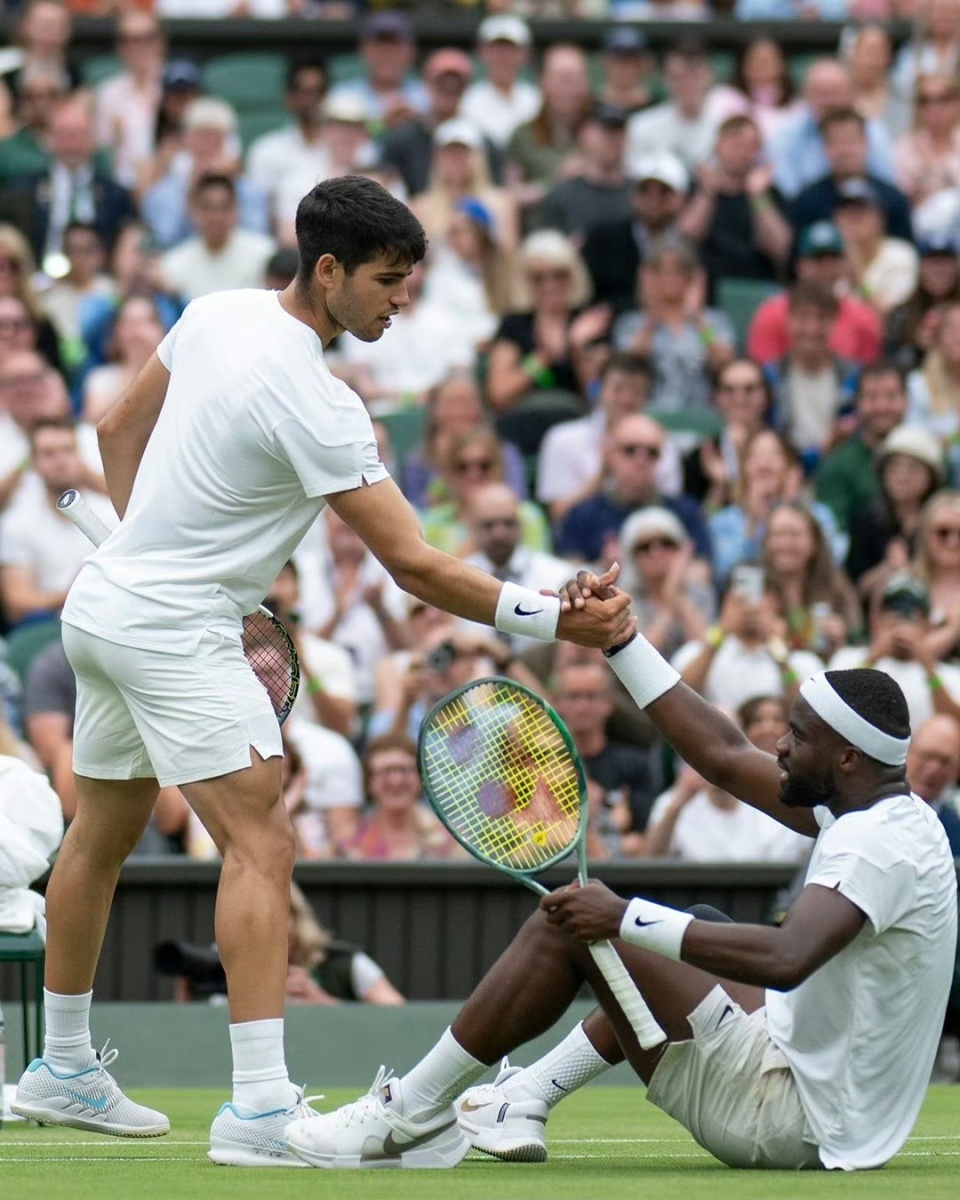 拉沃尔杯完胜戴维斯杯，西西帕斯高光表现