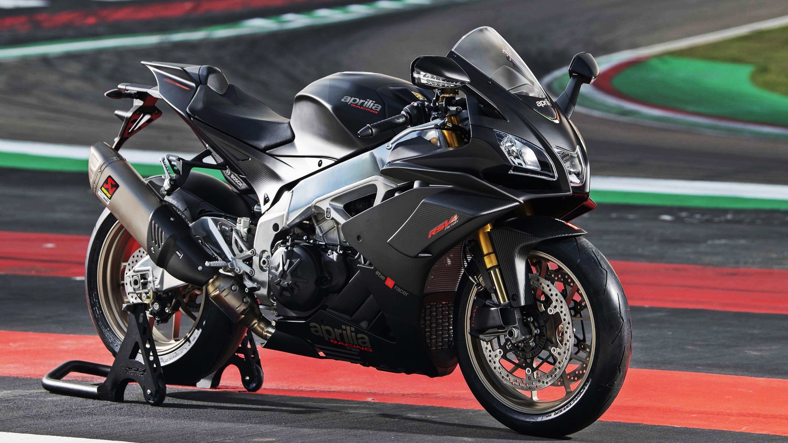 平行时空的一夜，当阿圭罗身披纯白，皇马在奥斯陆完胜挪威