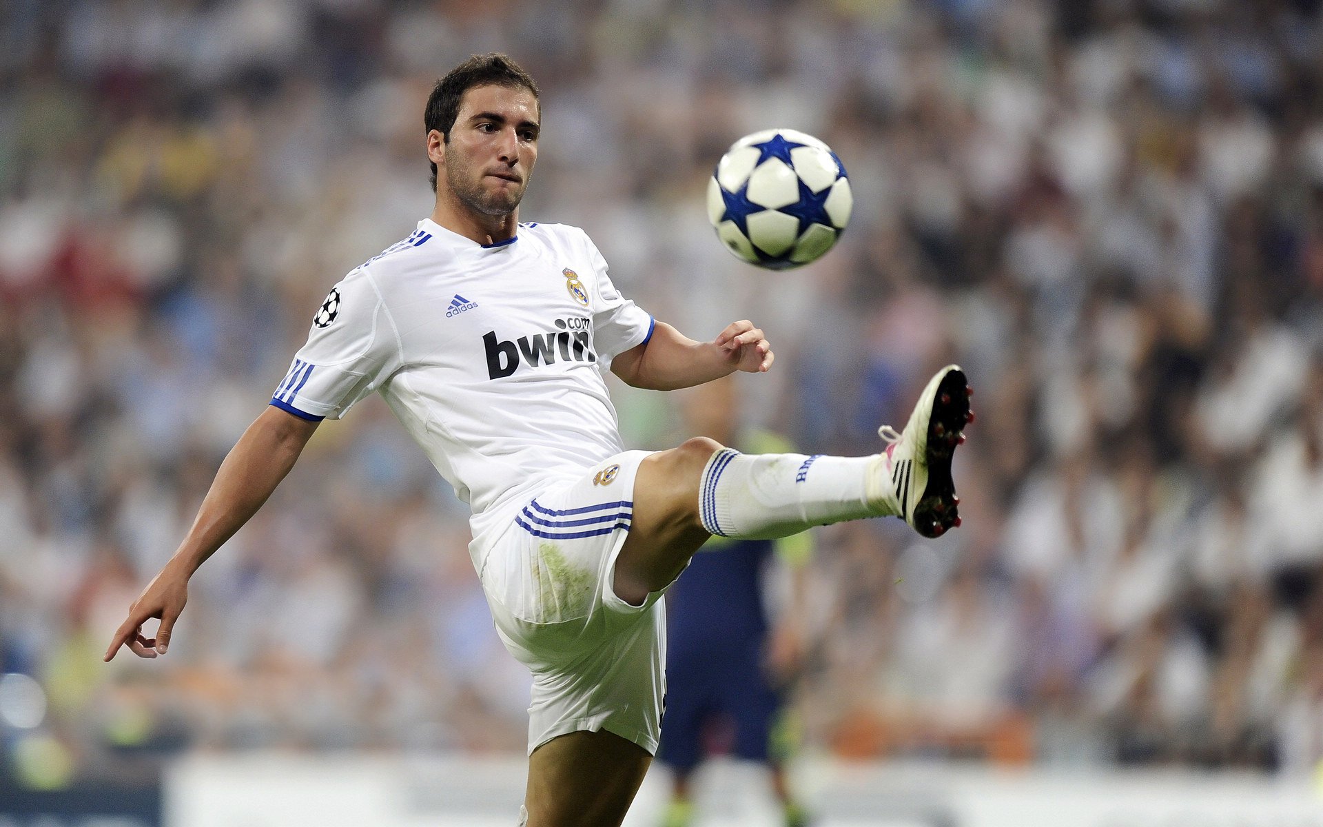 欧冠淘汰赛之夜，伦敦的月光，如何成为孙兴慜映照对手的亚细亚之光