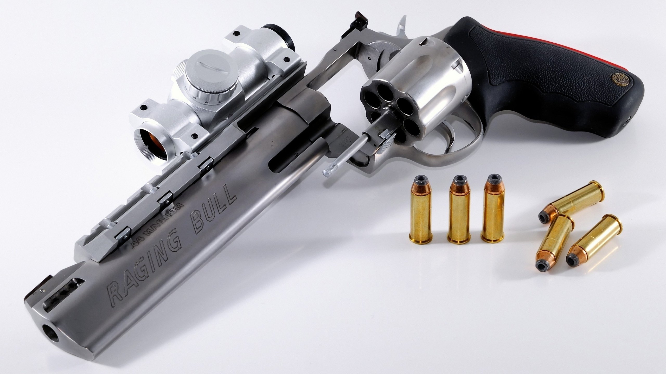 欧冠淘汰赛焦点战,凯尔特人主场3-0粉碎黄蜂,绿军咆哮晋级八强