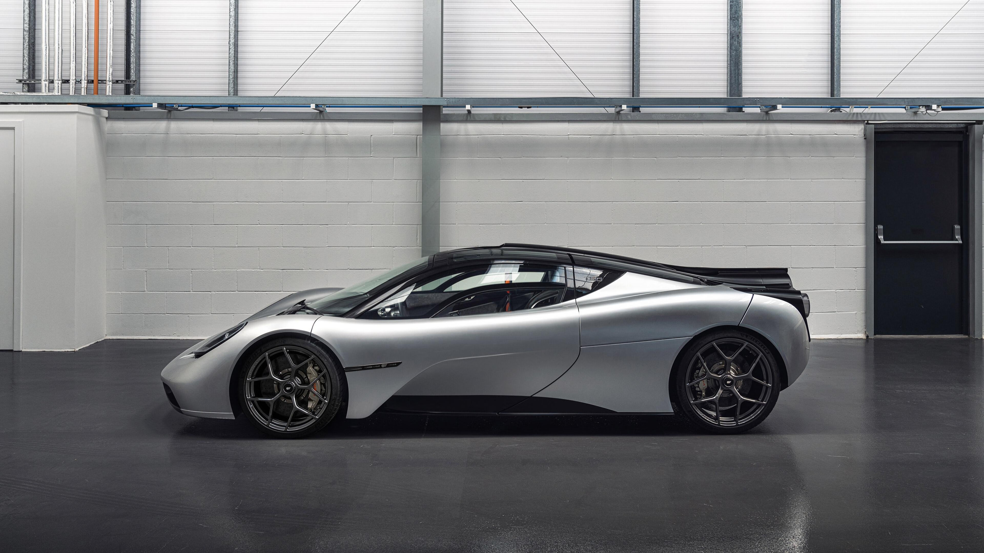 绿茵镜面人,当库尔图瓦在挪威轻取玻利维亚之夜成为关键先生